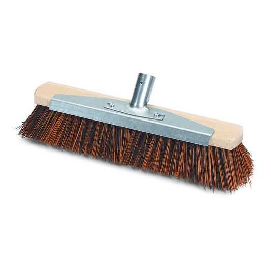 Der Nölle Profi Brush Outdoor-Besen 40 cm mit Metallstielhalter (Ø 28 mm) ist ideal für den Außenbereich; von Nölle Profi Brush Bürsten- & Pinseltechnik e.K., 1 Stück.