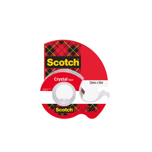 Eine Rolle Scotch® Crystal Klebeband (12 mm x 10 m) mit einem Handabroller von 3M Deutschland GmbH, in rot-schwarz karierter Verpackung mit der Aufschrift "Scotch". Das transparente Klebeband und das 3M-Logo sind ebenfalls sichtbar.