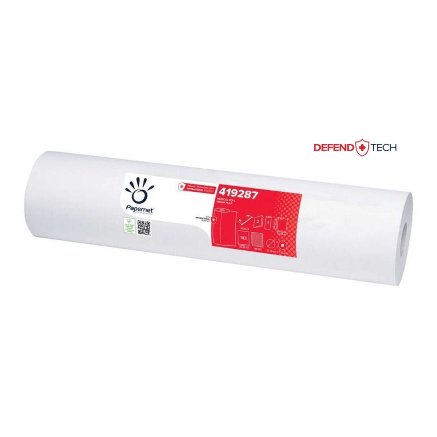 Egy Papernet 419287 orvosi papírlepedő tekercs a Sofidel Germany GmbH-tól piros címkével rendelkezik, amely tartalmazza a termékinformációkat, egy QR-kódot, diagramokat, a jobb felső sarokban a Defend Tech technológia logóját, valamint egy antibakteriális hatóanyagot a jobb higiénia érdekében.