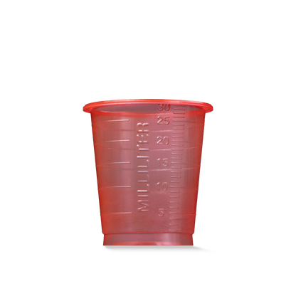 Ein transluzenter roter MED COMFORT BASIC Einmal Medizinbecher, 30 ml, graduiert von AMPri Handelsgesellschaft mbH für den medizinischen Gebrauch, mit 30 ml Markierung, dargestellt vor einem schlichten weißen Hintergrund.