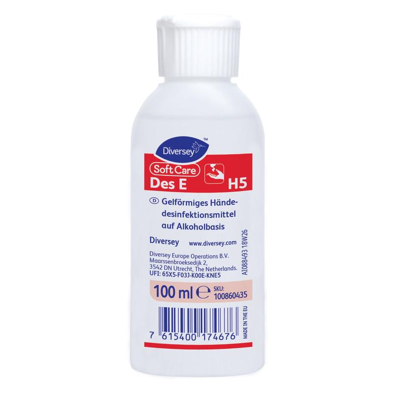 Egy fehér 500 ml-es palack Soft Care Des E, VAH-listás, gél állagú kézfertőtlenítő a Diversey Deutschland GmbH & Co. OHG-tól, piros-fehér német címkével és kék vonalkóddal az alján.