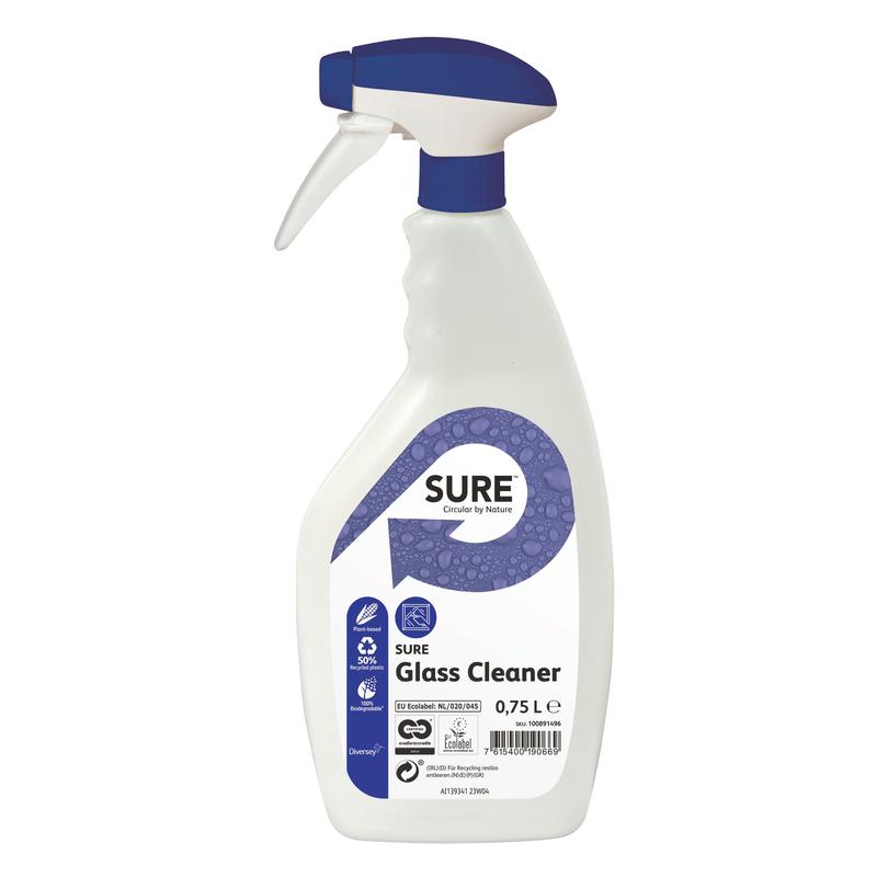 Egy 0,75 literes SURE Glass Cleaner Diversey Deutschland GmbH & Co. OHG permetező palack fehér testtel, kék kioldóval, kék címkével, amely termékinformációkat és öko-tanúsítványokat tartalmaz, és erős tisztítást biztosít a csíkmentes üvegfelületekhez.