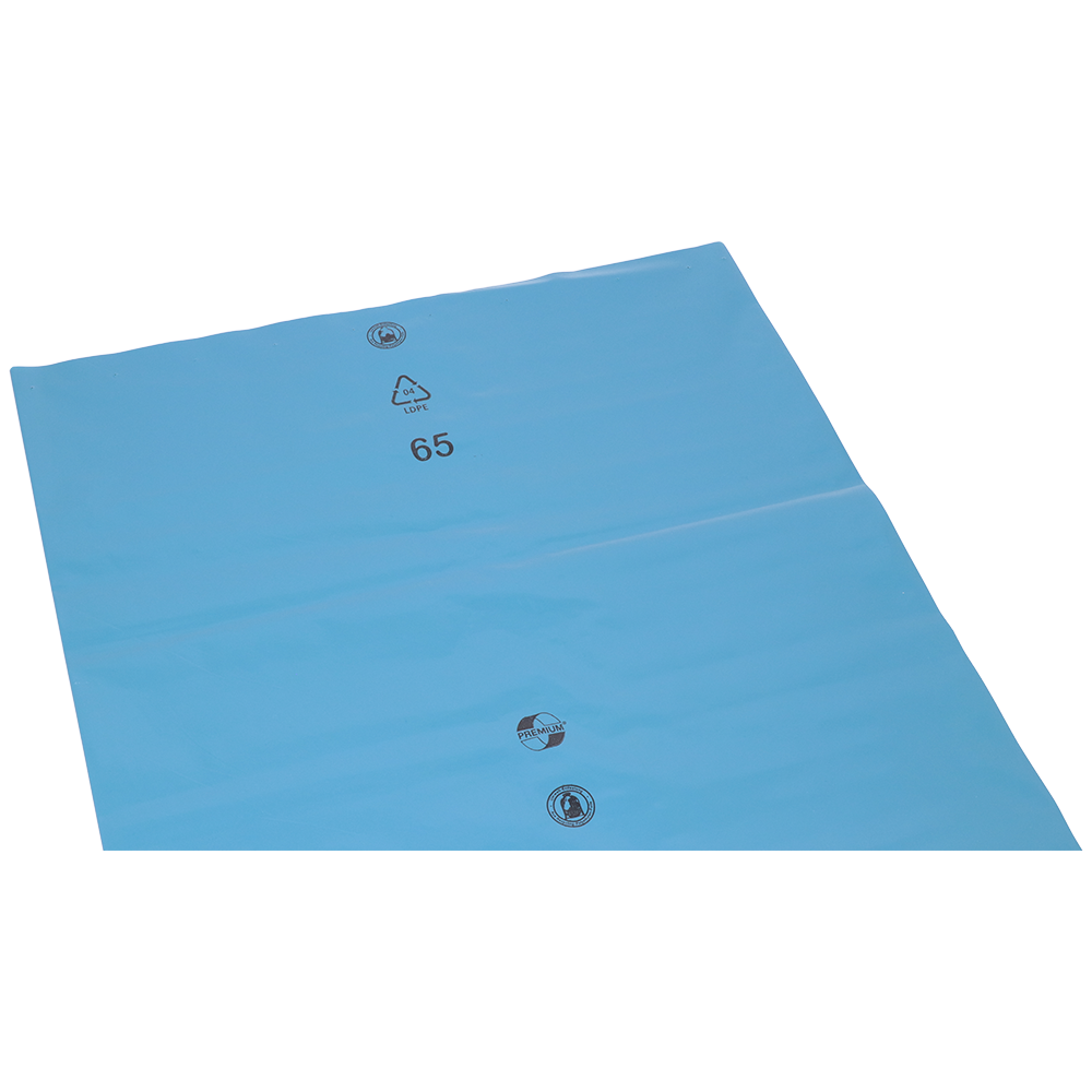 Die DEISS 10103 (700x1100x0,15 mm) von EMIL DEISS KG ist eine blaue, flache Kunststoff-Abfallentsorgungsfolie mit 3 Ventilöffnungen und schwarz aufgedruckten Symbolen (Recycling-Logo, "LDPE", "65"), ähnlich den blauen Müllsäcken. Verpackt in Kartons zu 50 Stück.