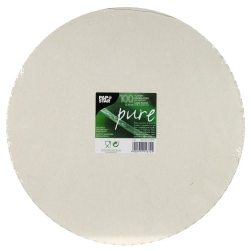 Egy halom kerek, fehér PAPSTAR 100 tortaalátét kartonból „pure“, a PAPSTAR GmbH márkázásával, zöld címkével a mennyiségi adatokkal. A csomagolás vendéglátás minőséggel és újrahasznosítási szimbólumokkal van ellátva.