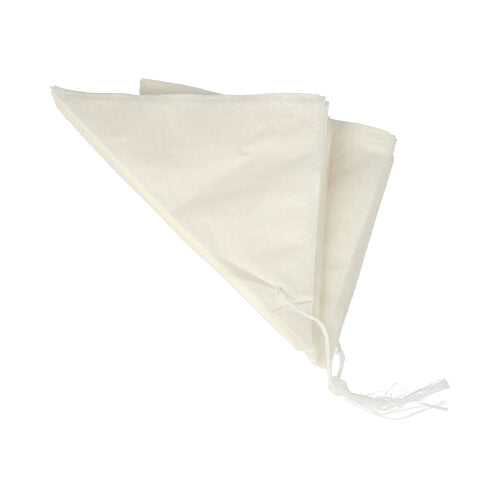 A képen egy összehajtott, fehér PAPSTAR 1000 kúp alakú zsák pergamen-helyettesítő zsírálló snackcsomagolás látható a PAPSTAR GmbH-tól egyszínű fehér háttéren.