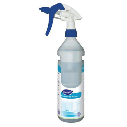 A Diversey Deutschland GmbH & Co. OHG Room Care R3 Plus Pur-Eco szórópalack egy műanyag szórópalack, kék-fehér fúvókával és ergonomikus kialakítással, részben látható információs címkével.