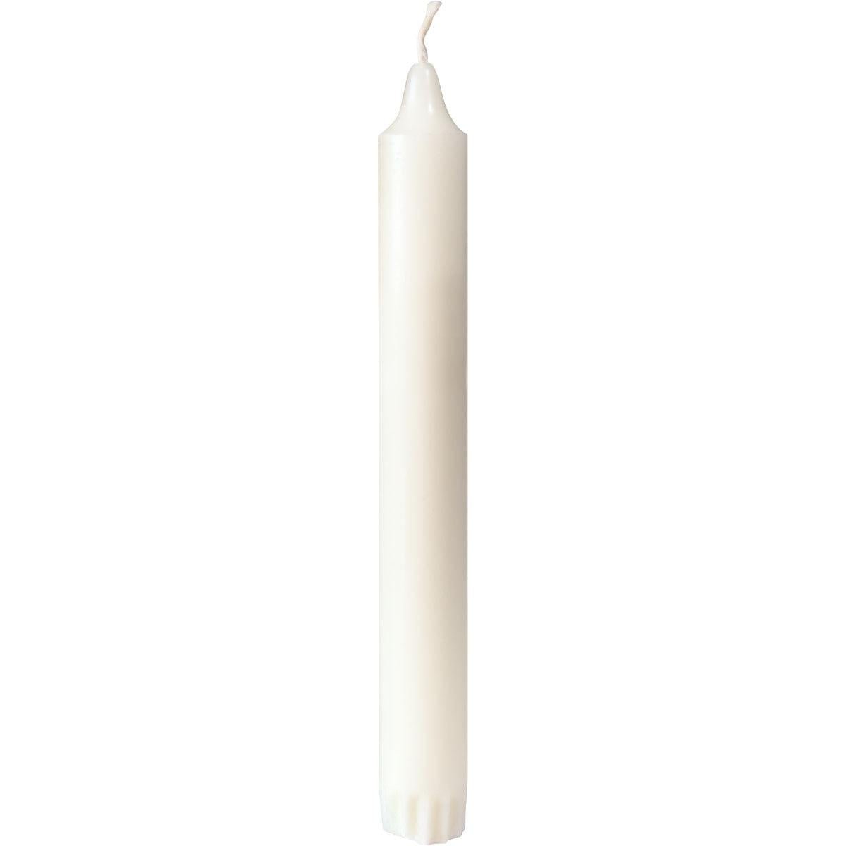 Egy csomag 30 fehér koronagyertyával (200x22 mm, 100% sztearinsav, 7 óra égési idő) a Duni GmbH-tól egy fehér háttér előtt áll.