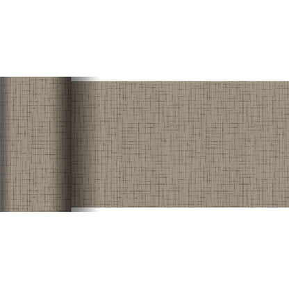 A Duni GmbH 20 m x 15 cm-es Dunicel asztali futója strukturált bézs felülettel és finom barna keresztvonalas mintával részben kigurítva fehér alapon - ideális egy elegáns asztaldekorációhoz.