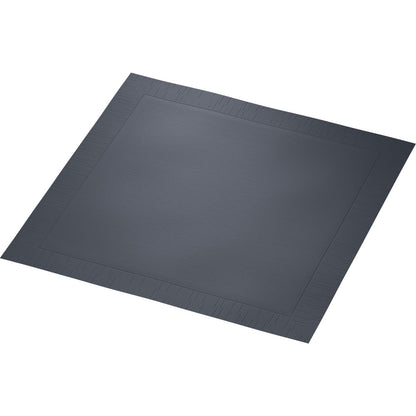 Egy sötétszürke, négyzet alakú paszpartu (40 x 40 cm) strukturált felülettel és kiemelkedő széllel, fehér alapon ábrázolva - a Duni GmbH Klassikservietten 40 x 40 cm-es, 4 rétegű, dombornyomott 1/4 hajtású szalvéták kiváló minőségű dizájnjára emlékeztetve.