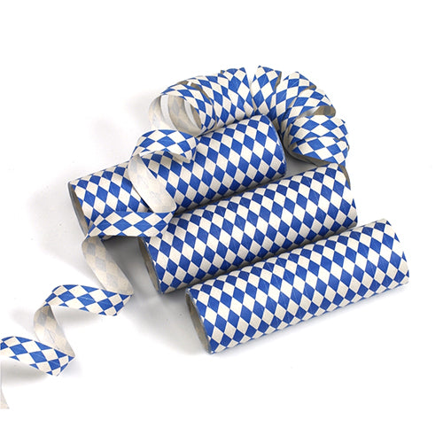 Három szerpentin (4 m) a PAPSTAR GmbH-tól, kék-fehér rombusz mintával, fehér felületen elrendezve, az egyik részben kiterítve - ideális kiváló minőségű dekorációként bármilyen ünnepi alkalomra.
