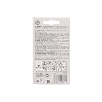 A PAPSTAR 7,3 cm-es számgyertya fehér piros szegéllyel a PAPSTAR GmbH-tól többnyelvű útmutatóval, biztonsági szimbólumokkal, vonalkóddal, újrahasznosítási szimbólumokkal és egy akasztólyukkal ellátott csomagolásban szállítva – ideális évfordulókra és születésnapokra.