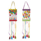 A PAPSTAR Pinata "Party" (30x20x20 cm) a PAPSTAR GmbH-tól egy ünnepi fóliatervezéssel és színes szerpentinekkel tűnik ki - tökéletes ünnepekre és minden pinata-partira.