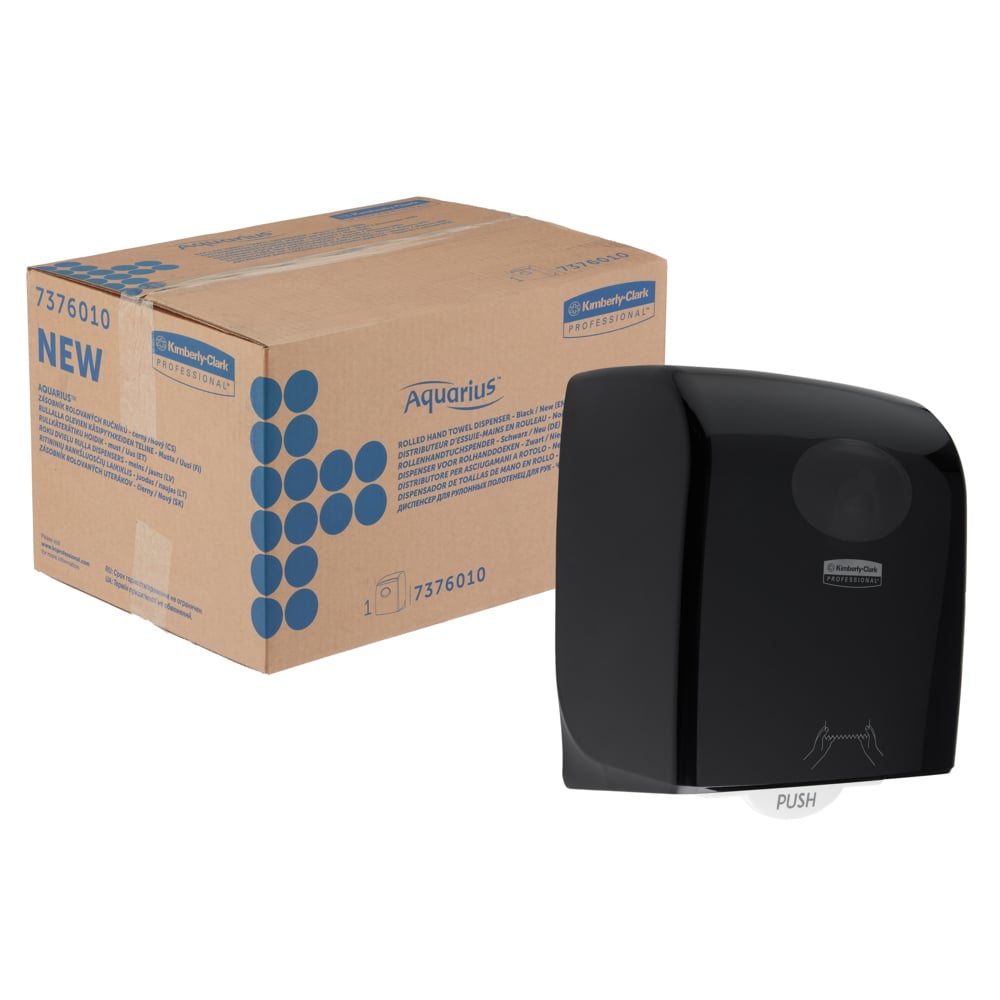 Egy fekete Aquarius™ tekercses kéztörlő adagoló mellett a Kimberly-Clark GmbH-tól (38,20 x 30,90 x 24,00 cm) egy higiénikusan feliratozott karton (1 adagoló) található professzionális használatra.