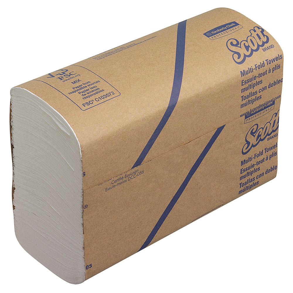 Egy halom Scott® kéztörlő - MultiFold, fehér, 16 csomag x 250 lap (karton), a Kimberly-Clark GmbH-tól, részben látható nedvszívó papírtörlőkkel a fehér csomagolás végén.