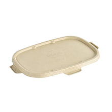 Der braune Bagasse beschichtete Deckel Cube 800/1200/400/500 ml von Duni GmbH (PBAT/PLA, 283x207x16 mm) bietet mit zwei Seitentaschen und geprägtem Logo eine umweltfreundliche Verpackungslösung. Verpackung: 40 Stück.