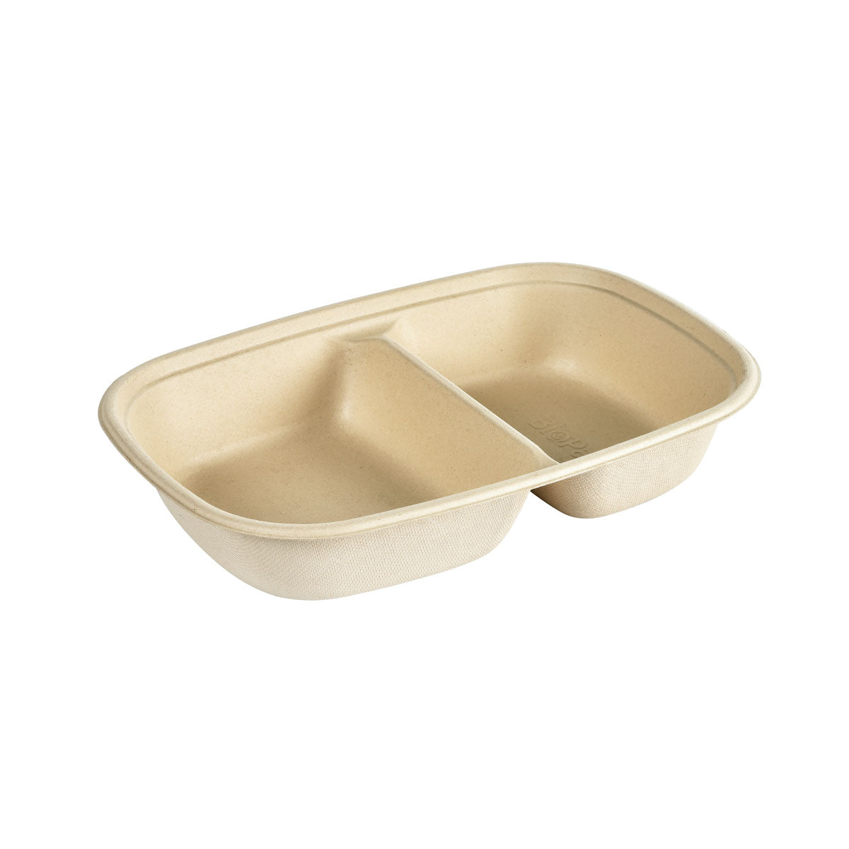 Ein brauner, rechteckiger Cube Bowl 400/500 ml der Duni GmbH aus PBAT/PLA-beschichteter Bagasse mit zwei Fächern und abgerundeten Kanten ist leer und schräg vor einem weißen Hintergrund abgebildet. Packungsgröße: 40 Stück (249x172x45 mm).