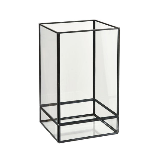 A Capella Laterne Glas, fekete a Duni GmbH-tól egy téglalap alakú üveglámpás fekete fémkerettel, amely függőlegesen áll fehér háttér előtt. A tiszta oldalak és a talapzat ideálissá teszik bármely helyiség stílusos megvilágítására.