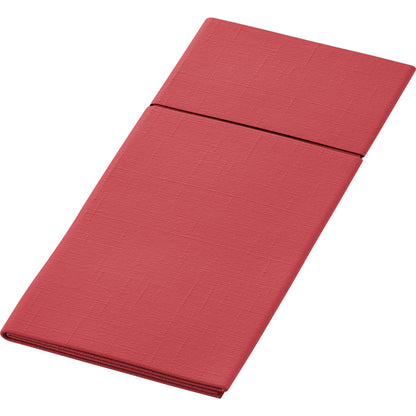 Egy hajtogatott, téglalap alakú piros Duniletto-Slim 40x33cm szalvéta a Duni GmbH-tól, struktúrált mintával fehér háttéren - tökéletes higiénikus alátétként a stílusosan terített asztalhoz.
