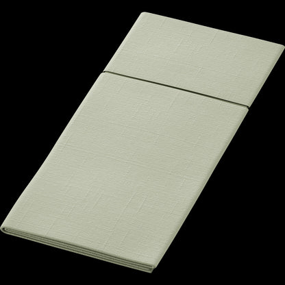 Egy tisztán hajtogatott, világoszöld Duniletto-Slim 40x33cm szövet a Duni GmbH-tól finom struktúramintával, amelyet általában higiénikus alátétként használnak, fekete háttér előtt áll.
