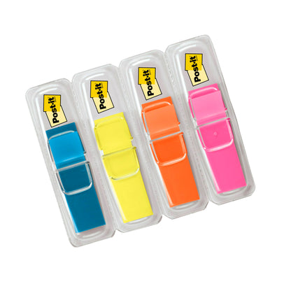 Vier Packungen 3M Post-it® Index Haftstreifen, Mini (11,9 x 43,2 mm), mit je 35 Fähnchen in blauen, gelben, orangen und pinken Kunststoffspendern. Jeder Spender hat ein gelbes Post-it Etikett auf der Oberseite.