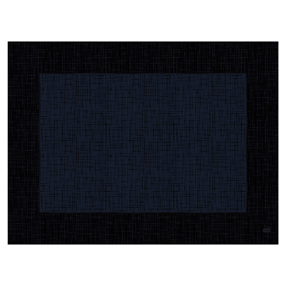 Egy absztrakt kép, amely egy nagy, sötétkék téglalapot mutat, strukturált rácsmintával, amely a Duni GmbH által készített, igényes Duni Dunicel® 30 x 40 cm-es „Linnea Black“ asztalterítőjére emlékeztet, egy fekete háttér előtt, amely tükrözi a rácsstruktúrát.