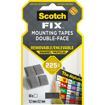 Csomagolás a Scotch-FIX™ Eltávolítható Rögzítő Négyzetekhez 108-ST64-P (12,7 mm x 12,7 mm, 64 darab) a 3M Deutschland GmbH-tól: Négy maradványmentes ragasztópadot mutat (legfeljebb 225 g) egy betűtáblán alkalmazva és a 3M logóval alul jobbra.