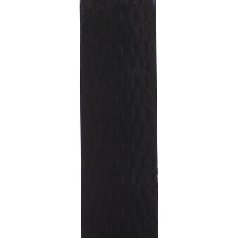 A Scotch® Extremium™ Universal ragasztószalag (3 m x 19 mm) a 3M Deutschland GmbH-tól magas, téglalap alakú fekete struktúradizájnnal középen áll egy egyszínű fehér háttéren.