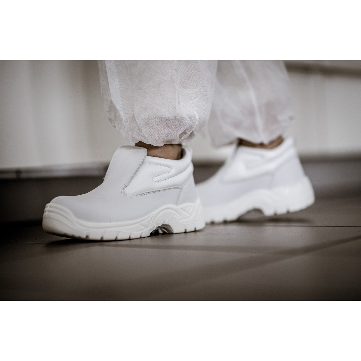 NITRAS CLEAN STEP MID SL, S2 biztonsági papucs, fehér