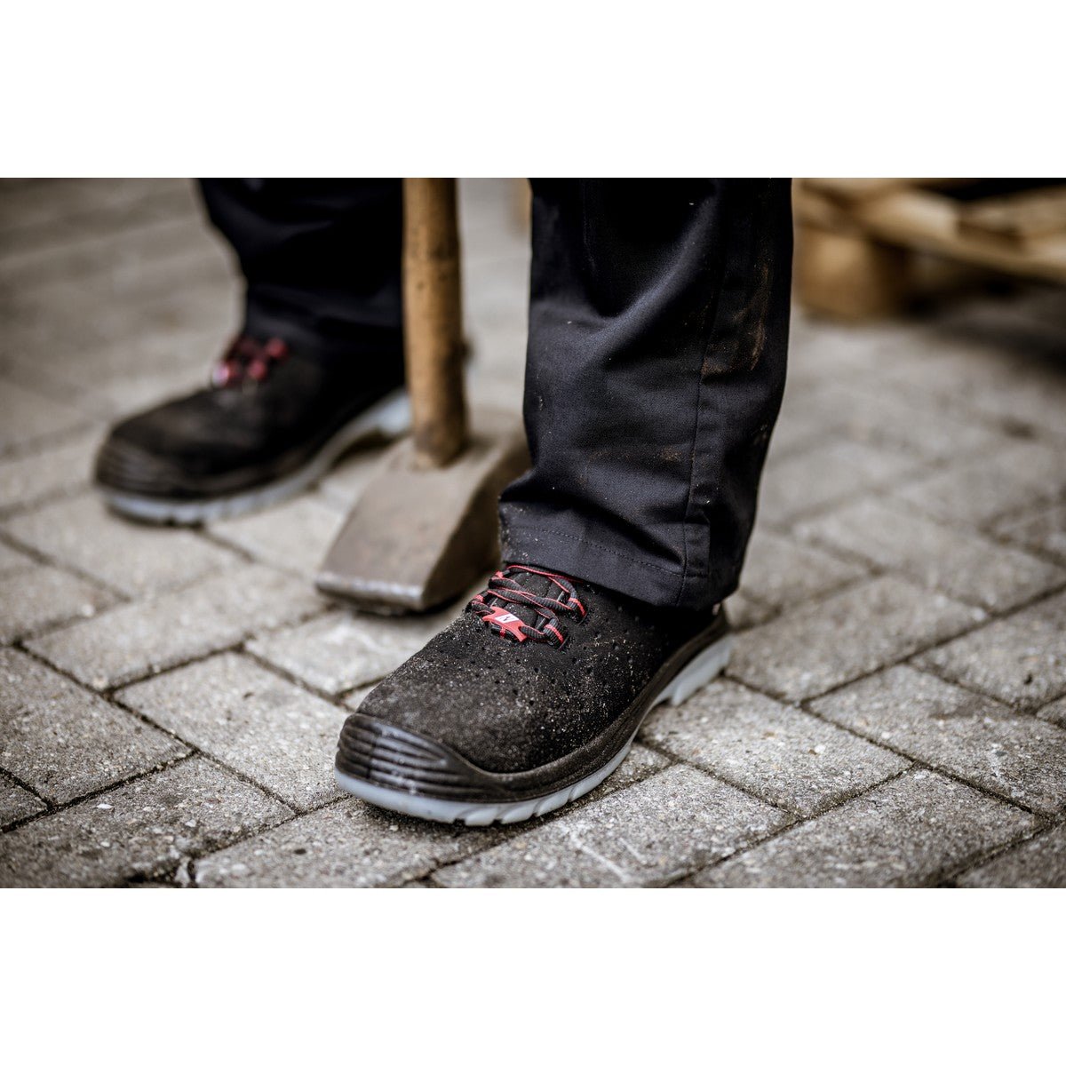 NITRAS MICRO STEP MID, S1 P biztonsági csizma, középmagas, fekete
