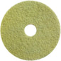 Das Diversey Twister Pad (gelb) von Diversey Deutschland GmbH & Co. OHG ist ein kreisförmiges, grün-gelbes Restaurierungs-Pad mit rauer Textur und Loch in der Mitte, ideal für die Reinigung und Restaurierung von Steinböden – Ansicht von oben vor weißem Hintergrund.