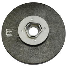 A Diversey vezető Harpoon Grip (38 cm), amely illeszkedik a swingo XP R-hez, speciális felületével és központi műanyag betétjével biztosítja a tisztító- és polírozó párnákat. Csomagolás: 1 darab.