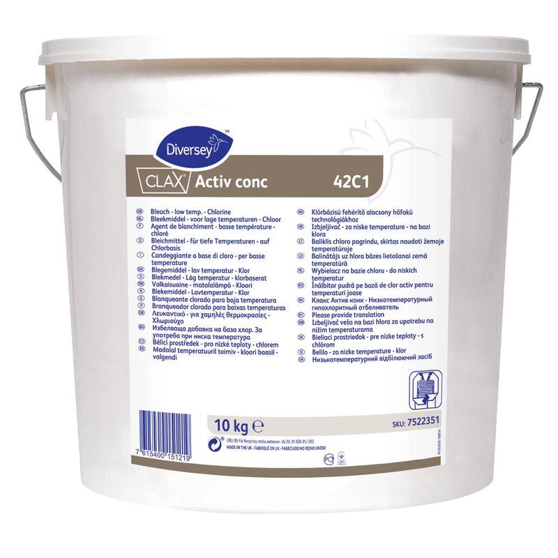Ein 10 kg Kunststoffeimer mit Clax Activ conc 42C1, Konzentriertes Chlorbleichmittel von Diversey Deutschland GmbH & Co. OHG, mit Griff, wiederverschließbarem Deckel und mehrsprachigem Etikett für den professionellen Einsatz in der Wäscherei.