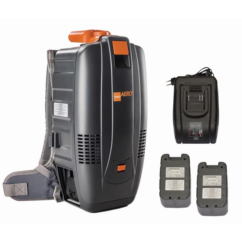 Das TASKI AERO BP Li-Ion Starterset von Diversey Deutschland GmbH & Co. OHG ist ein ultraleichter Rucksack-Sauger mit Lithium-Ionen-Technologie, Schulter-/Trageriemen, Ladegerät, Netzkabel und 2 herausnehmbaren Akkus (1 Pack).