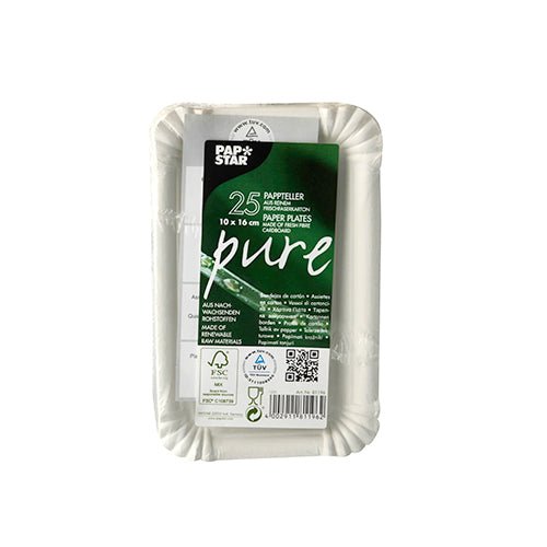 Egy halom kerek, fehér PAPSTAR kartontányér ('pure') csomagolásban tartalmaz 25 környezetbarát egyszer használatos tányért (karton, márka PAPSTAR GmbH) újrahasznosítási szimbólumokkal és zöld felirattal az elülső oldalon.