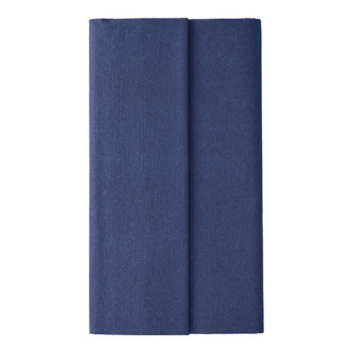 Egy asztalterítő a PAPSTAR GmbH-tól a ROYAL-kollekcióból (szövet, 120 x 180 cm) sötétkék színben, szépen összehajtva, függőlegesen egy egyszerű fehér háttér előtt helyezkedik el, ami kiemeli magas minőségét.