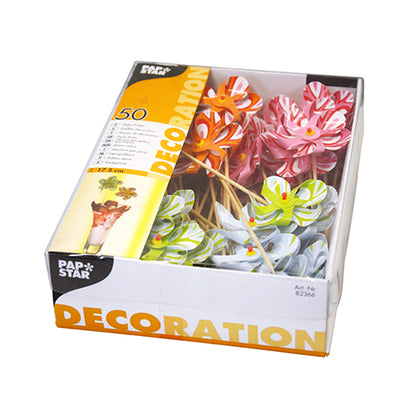 Egy doboz 50 PAPSTAR dekorációs pálcával "Szélmalom" (17,5 cm, színben válogatott) egy papírtálcában, ideális parti kiegészítő italokhoz. A csomagolás a PAPSTAR GmbH "DECORATION" feliratával és dekorált italok ábrázolásával van ellátva.