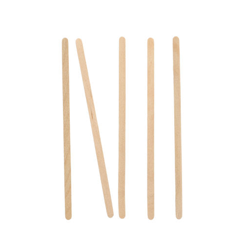 Fünf PAPSTAR Rührstäbchen Holz "pure" (14 cm) der PAPSTAR GmbH sind senkrecht auf weißem Grund angeordnet, wobei das zweite Rührstäbchen von links schräg nach rechts geneigt ist.