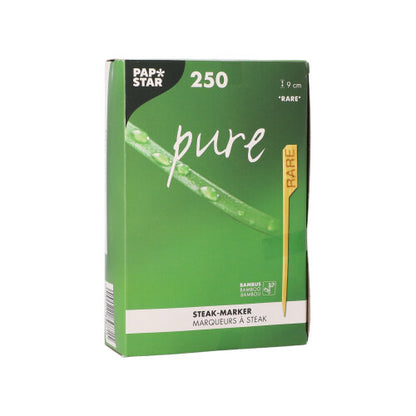 A PAPSTAR 250 Steak-Marker 9 cm a PAPSTAR GmbH-tól zöld-fehér dobozban kerül kiszállításra. A csomagolás tartalmaz egy sárga „RARE” markert, valamint levél- és vízcsepp grafikákat, amelyek professzionális éttermi konyhák számára készültek.