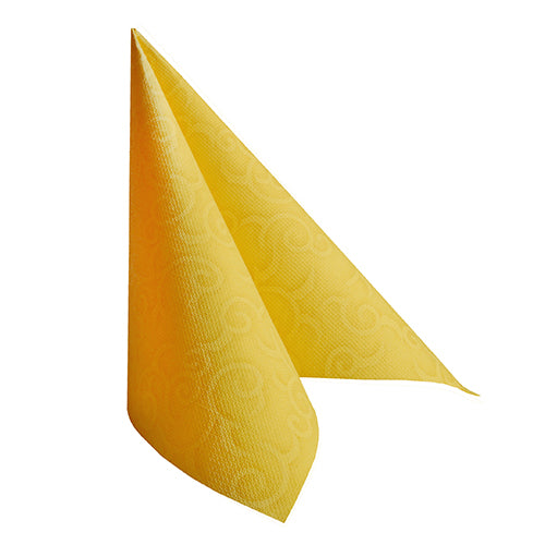 Egyetlen PAPSTAR 50 "ROYAL Collection" 1/4-hajtású 40 x 40 cm-es sárga szalvéta a PAPSTAR GmbH-tól álló háromszög alakúra hajtva, finom struktúramintával fehér alapon.