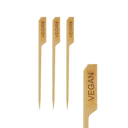 A PAPSTAR 250 Fingerfood-nyárs "pure" a PAPSTAR GmbH-tól ideális a fingerfood stílusos bemutatására partikon. Három nyárs áll együtt függőlegesen, egy jobbra áll - tökéletes büfékhez és snackek bemutatásához.