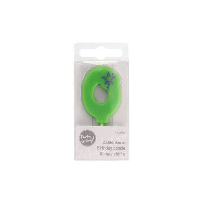 A PAPSTAR GmbH zöld mini számgyertyája 6,8 cm átmérőjű, nulla számjegyű, lila csillagmintával, átlátszó dobozban, többnyelvű „Születésnapi gyertya” felirattal szállítva – ideális születésnapi dekorációhoz.