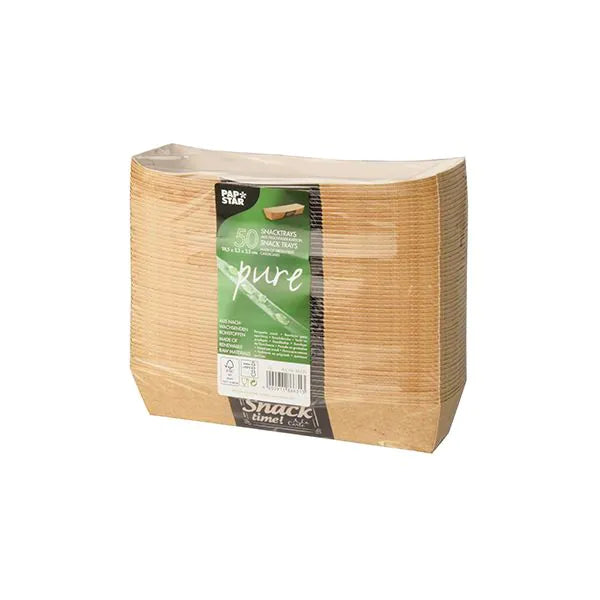 Eine Packung PAPSTAR 50 Snacktrays, Pappe "pure" "Good Food" von PAPSTAR GmbH ist in klarem Kunststoff mit grünem und weißem Etikett dargestellt. Diese rechteckigen braunen Schalen sind umweltfreundlich, aus nachhaltigem Material zum Servieren von Snacks.