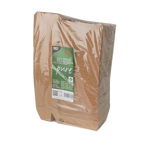 Egy halom PAPSTAR 80 sültkrumpli tálca „tiszta” (2-szeres, barna, 100% Fair) a PAPSTAR GmbH-tól, átlátszó fóliába csomagolva, elülső címkével, termékinformációkkal és környezeti szimbólumokkal.