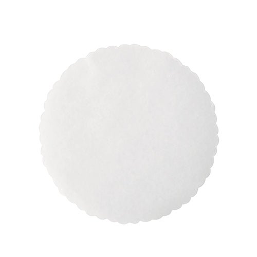 Egy lapos, kör alakú fehér papírlap hullámos szélekkel van ábrázolva - tökéletes mint PAPSTAR választópapírok burgerpogácsákhoz, Ø 13 cm, fehér (500 darab), a PAPSTAR GmbH-tól.