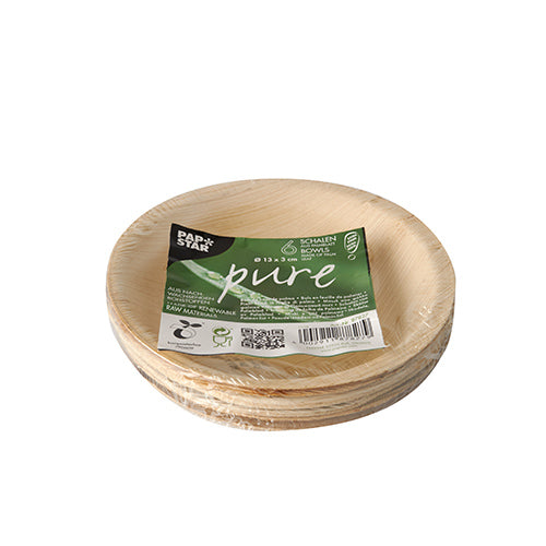 Ein Stapel PAPSTAR Schalen aus Palmblatt "pure" rund, 13 cm, umweltfreundlich (6 Stück) von PAPSTAR GmbH ist in Schrumpffolie verpackt-ideales nachhaltiges Einweggeschirr für umweltbewusste Anlässe.