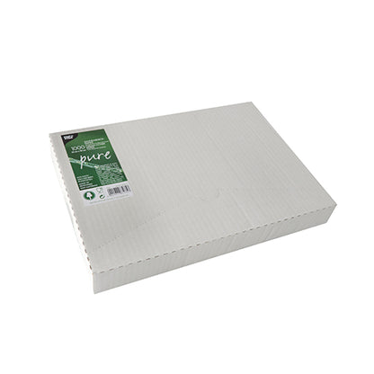 Das PAPSTAR Sahneabdeckpapier "pure" (32x22 cm, weiß) kommt in einer geschlossenen weißen Spenderbox mit grünem Etikett mit der Aufschrift "100% pure", Recycling-Symbolen und Produktangaben. Durch die Beschichtung mit Palmwachs ideal für den Einsatz in der Gastronomie. 1000 Blatt pro Karton.
