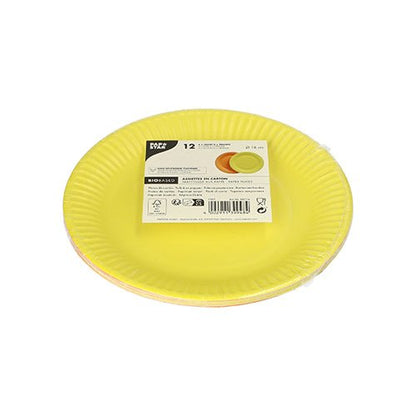 Egy csomag 12 kerek papírtányér a PAPSTAR GmbH-tól (Ø 18 cm, színesen válogatva) látható címkével és vonalkóddal fehér háttéren. Környezetbarát és biológiailag lebomló.