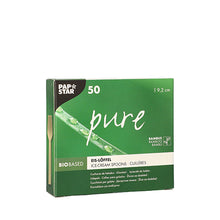Eine grüne Schachtel der PAPSTAR GmbH mit der Aufschrift "pure" enthält 50 umweltfreundliche, biologisch abbaubare Bambus-Eislöffel (9,2 cm) in einer mehrsprachigen Verpackung mit einem Bambuslöffel-Bild.