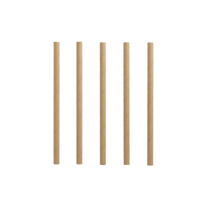 Fünf braune PAPSTAR 500 Cocktail Trinkhalme (Papier, Ø 7 mm, 15 cm) der PAPSTAR GmbH stehen aufrecht in einer Reihe vor einem schlichten weißen Hintergrund.