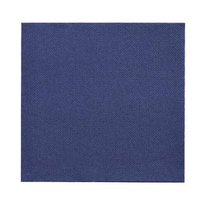 A képen egyszerű, sötétkék PAPSTAR 150 szalvéta "DAILY Collection" 1/4-hajtás, 32x32 cm a PAPSTAR GmbH-tól fehér alapon.